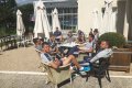 11:00 HODIN - Hotel reprezentace v Tours - Relaxace na terase před odpoledním tréninkem.