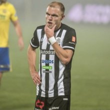 Slavia stahuje Van Burena a Talovjerova
